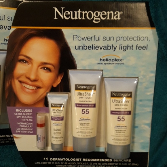 Neutrogena skin or sun care kit - Picture 2 of 4